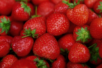 strawberries, eat seasonal, season food, mindful eating